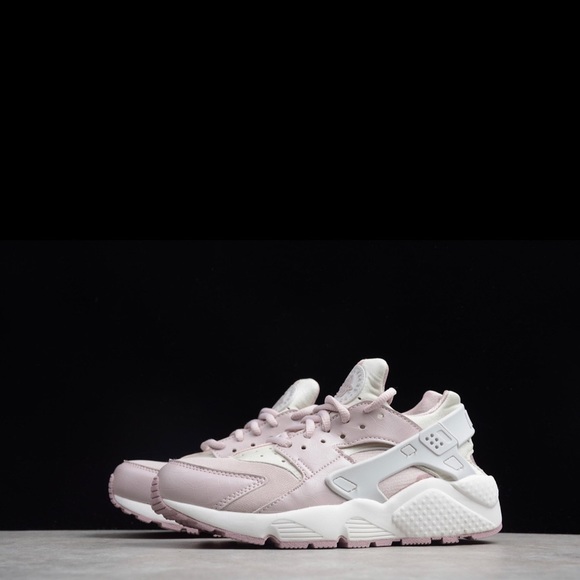 Nike Shoes - Nike Air Huarache Run Light Pink/Grey-White size 7